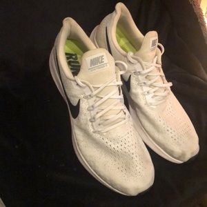 NIKE Zoom size 14